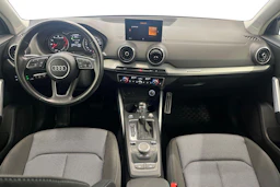 Valkoinen Audi Q2 2018 kuva 9.