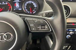 Valkoinen Audi Q2 2018 kuva 18.