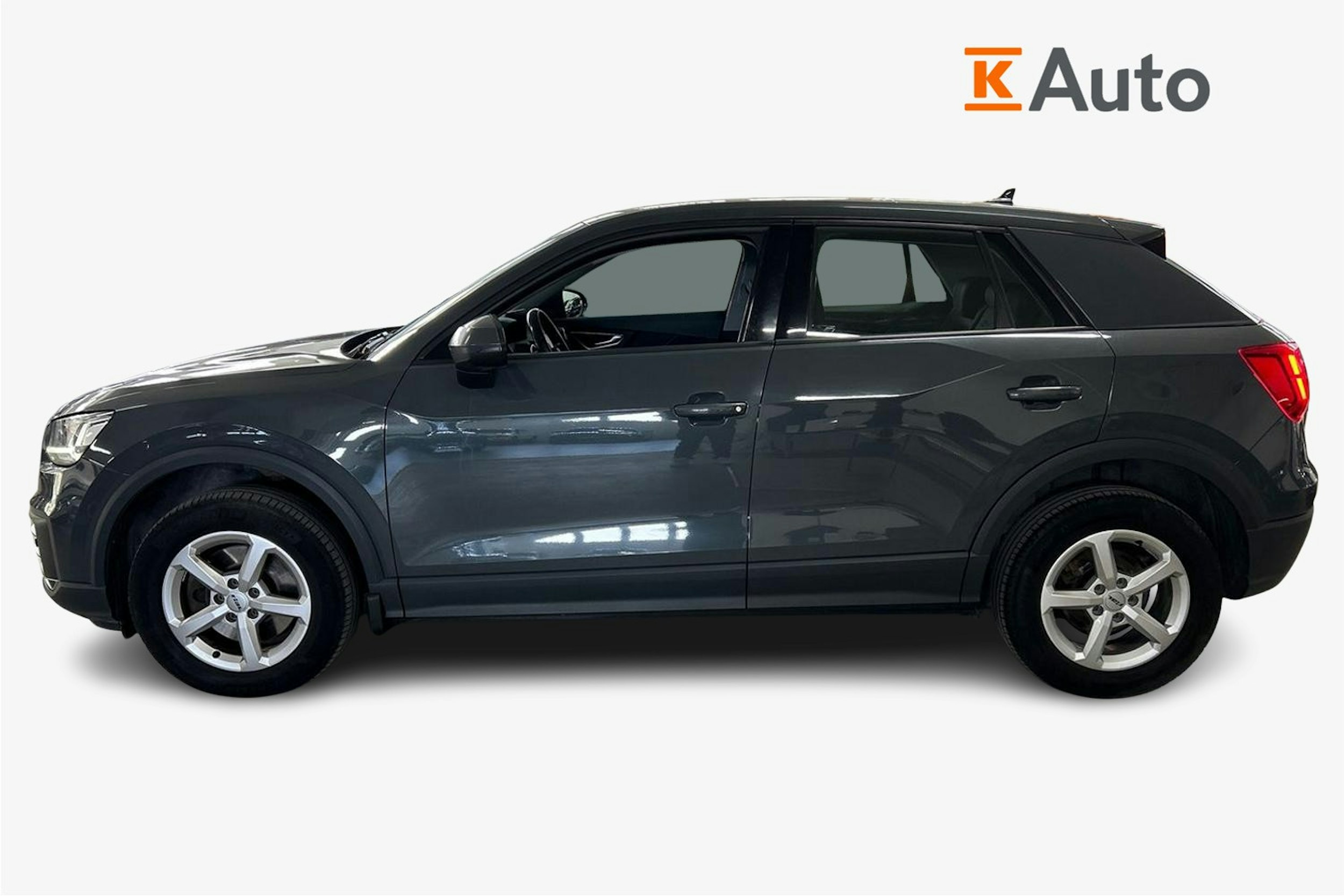 Harmaa Audi Q2 2018 kuva 6.