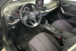 Harmaa Audi Q2 2018 kuva 7.
