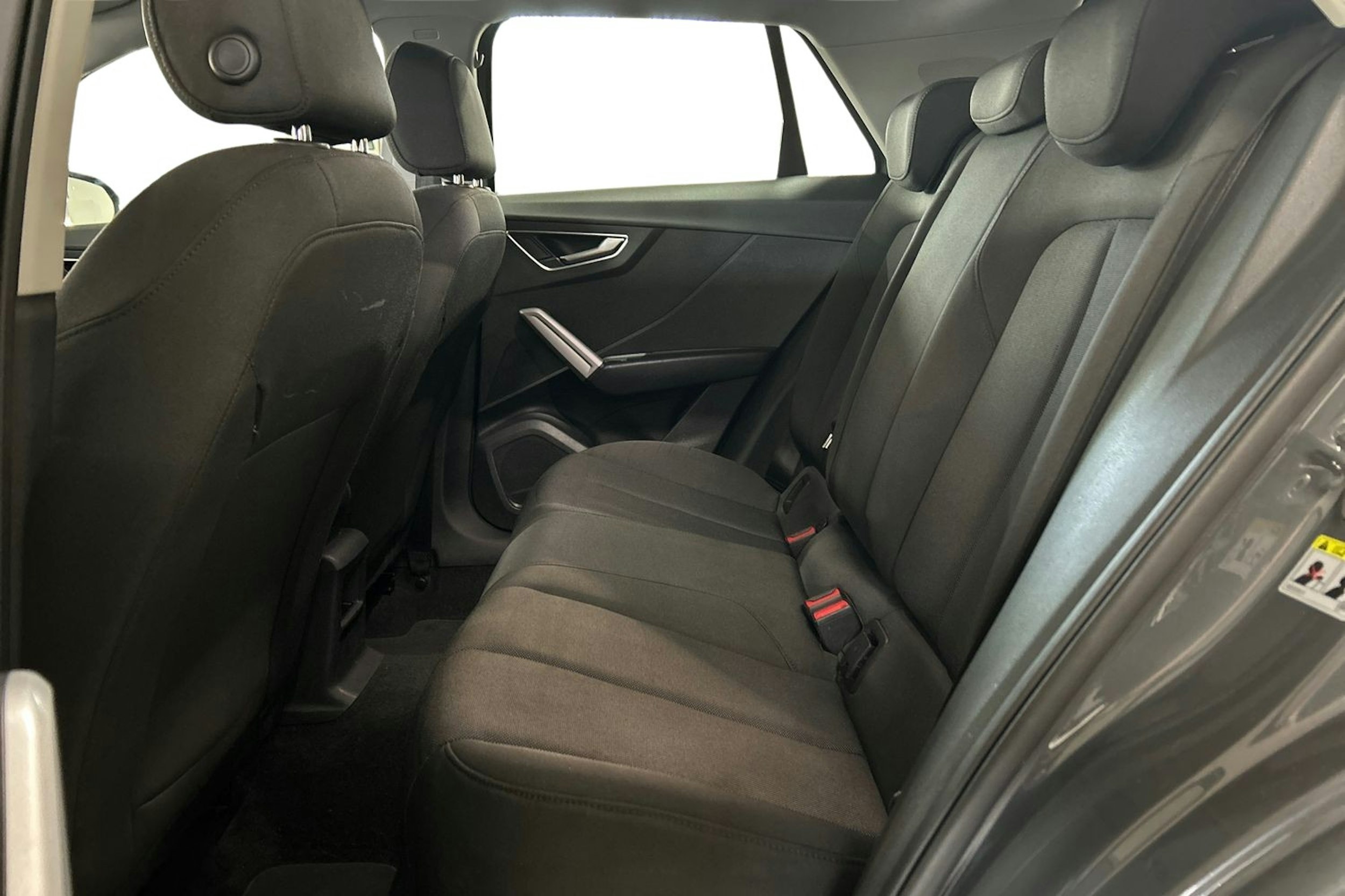 Harmaa Audi Q2 2018 kuva 10.