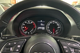 Harmaa Audi Q2 2018 kuva 20.