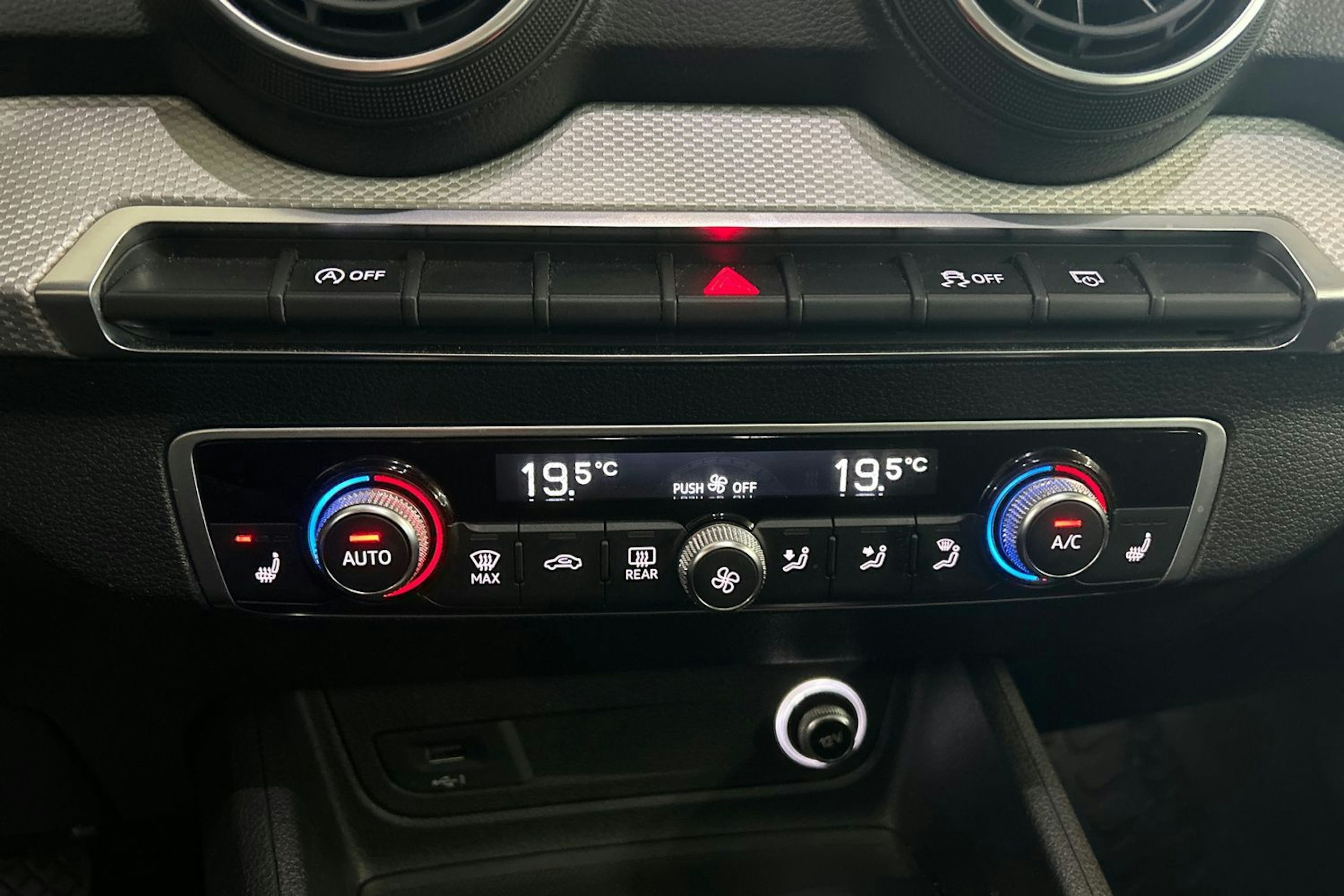 Harmaa Audi Q2 2018 kuva 23.