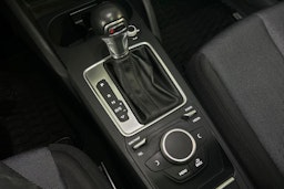 Harmaa Audi Q2 2018 kuva 24.