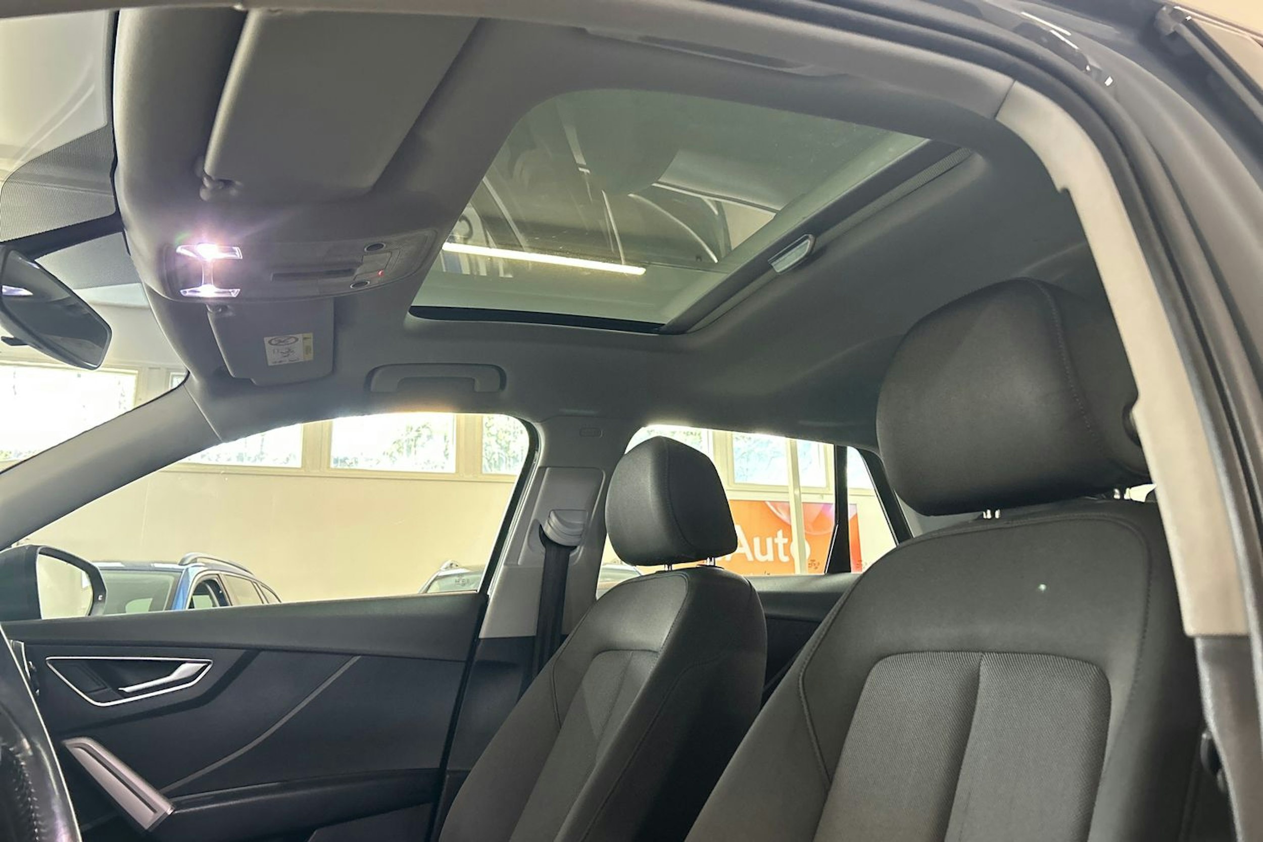Harmaa Audi Q2 2018 kuva 26.