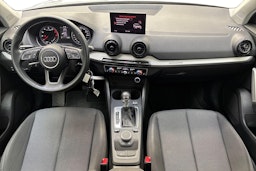 hopea Audi Q2 2018 kuva 9.