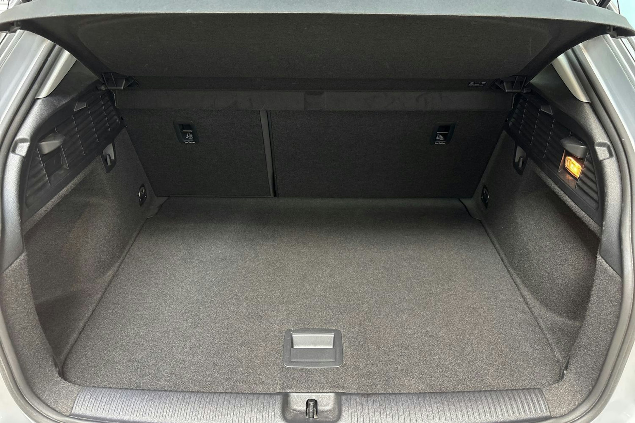 hopea Audi Q2 2018 kuva 14.