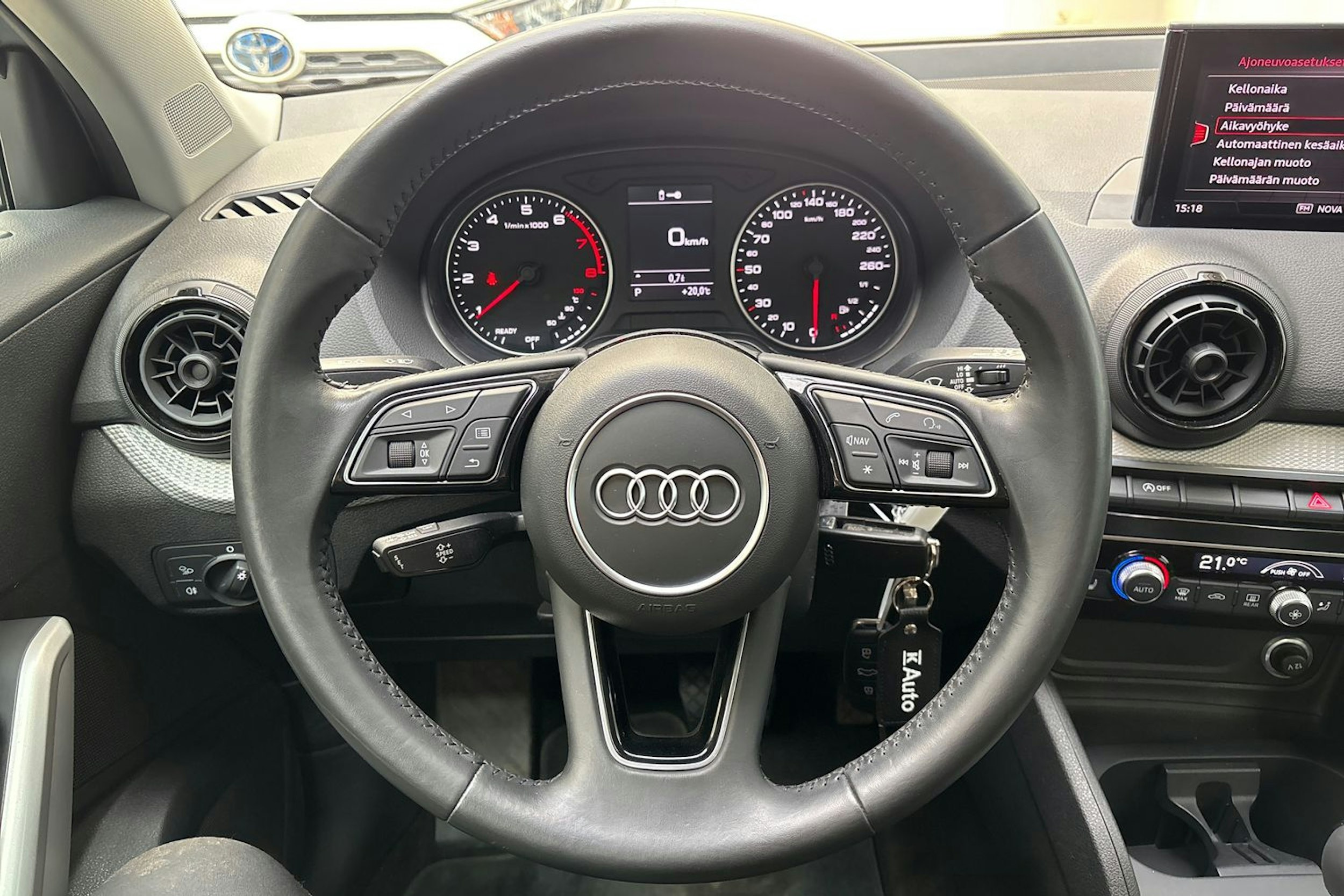 hopea Audi Q2 2018 kuva 16.