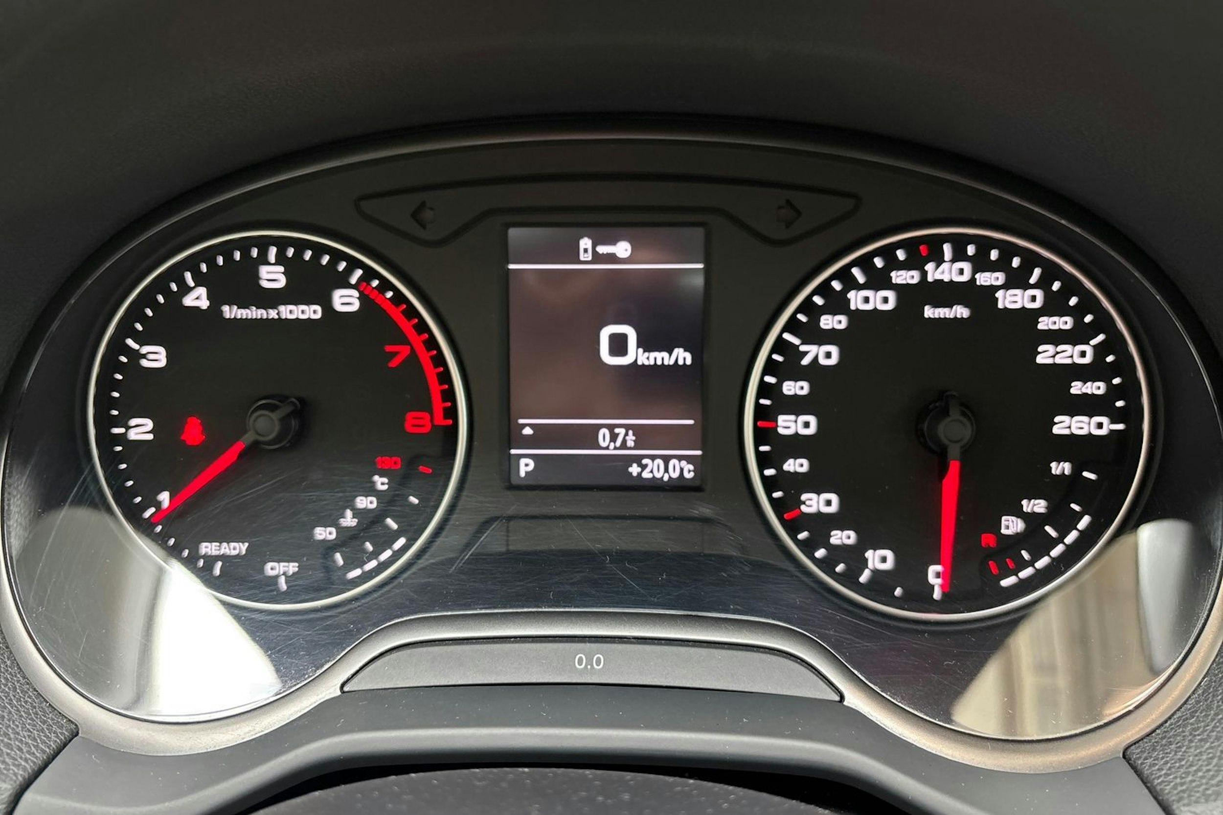 hopea Audi Q2 2018 kuva 17.