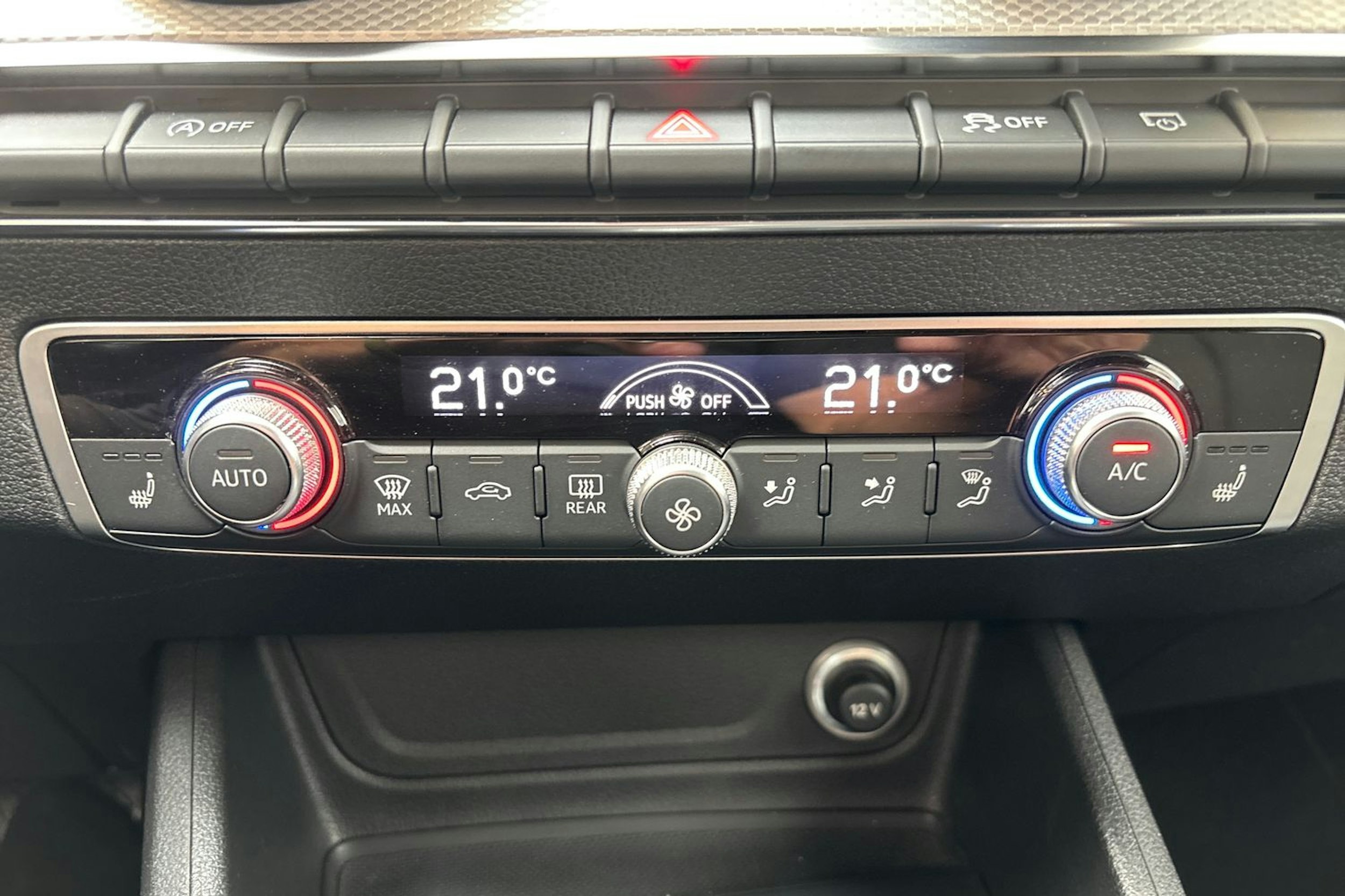 hopea Audi Q2 2018 kuva 21.