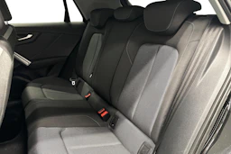 musta Audi Q2 2018 kuva 8.