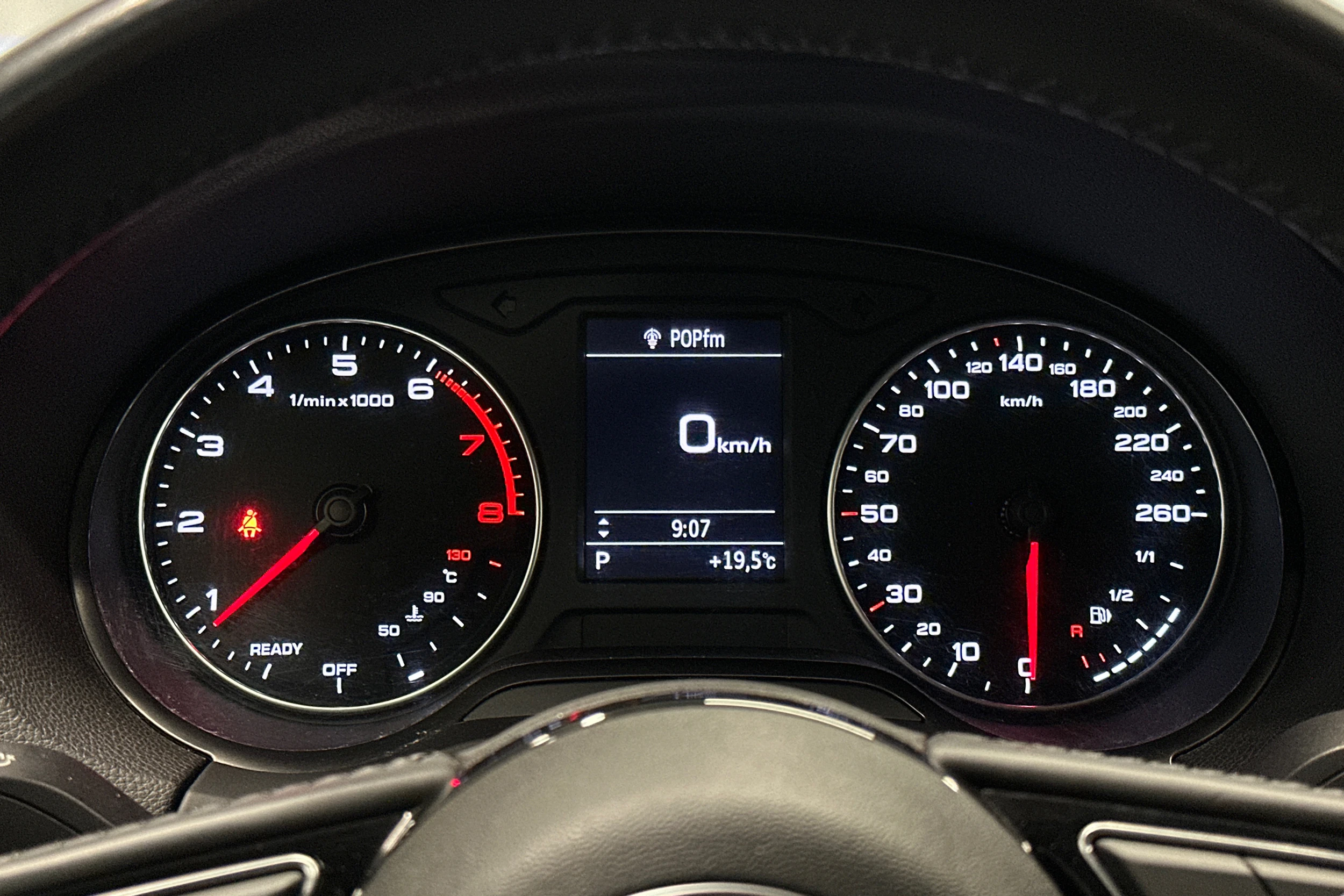 musta Audi Q2 2018 kuva 13.