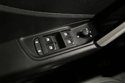 musta Audi Q2 2018 kuva 15.