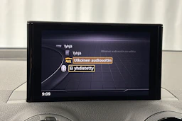 musta Audi Q2 2018 kuva 18.
