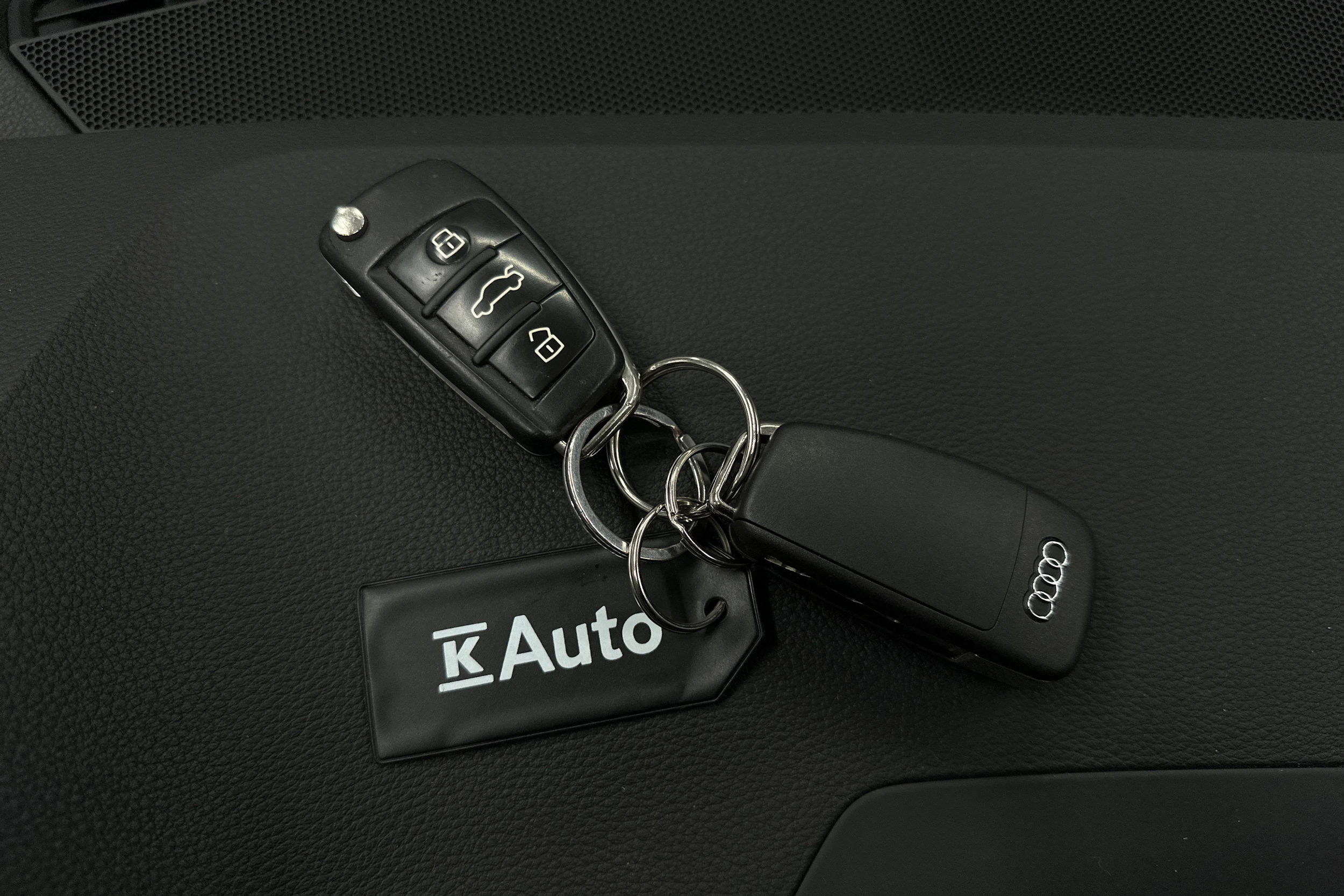 musta Audi Q2 2018 kuva 25.