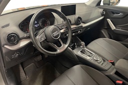 Harmaa Audi Q2 2018 kuva 7.