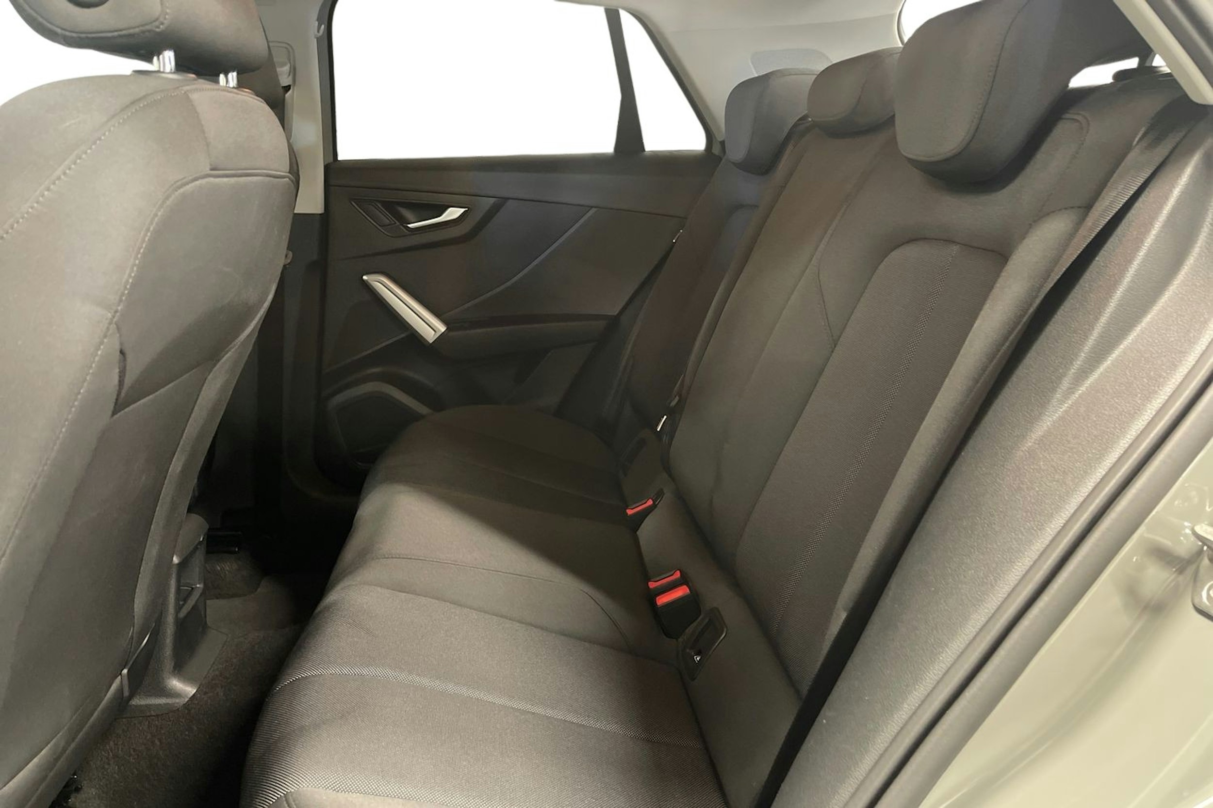 Harmaa Audi Q2 2018 kuva 10.
