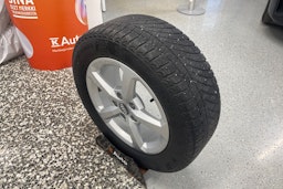 Harmaa Audi Q2 2018 kuva 13.