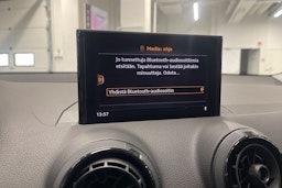 Harmaa Audi Q2 2018 kuva 21.