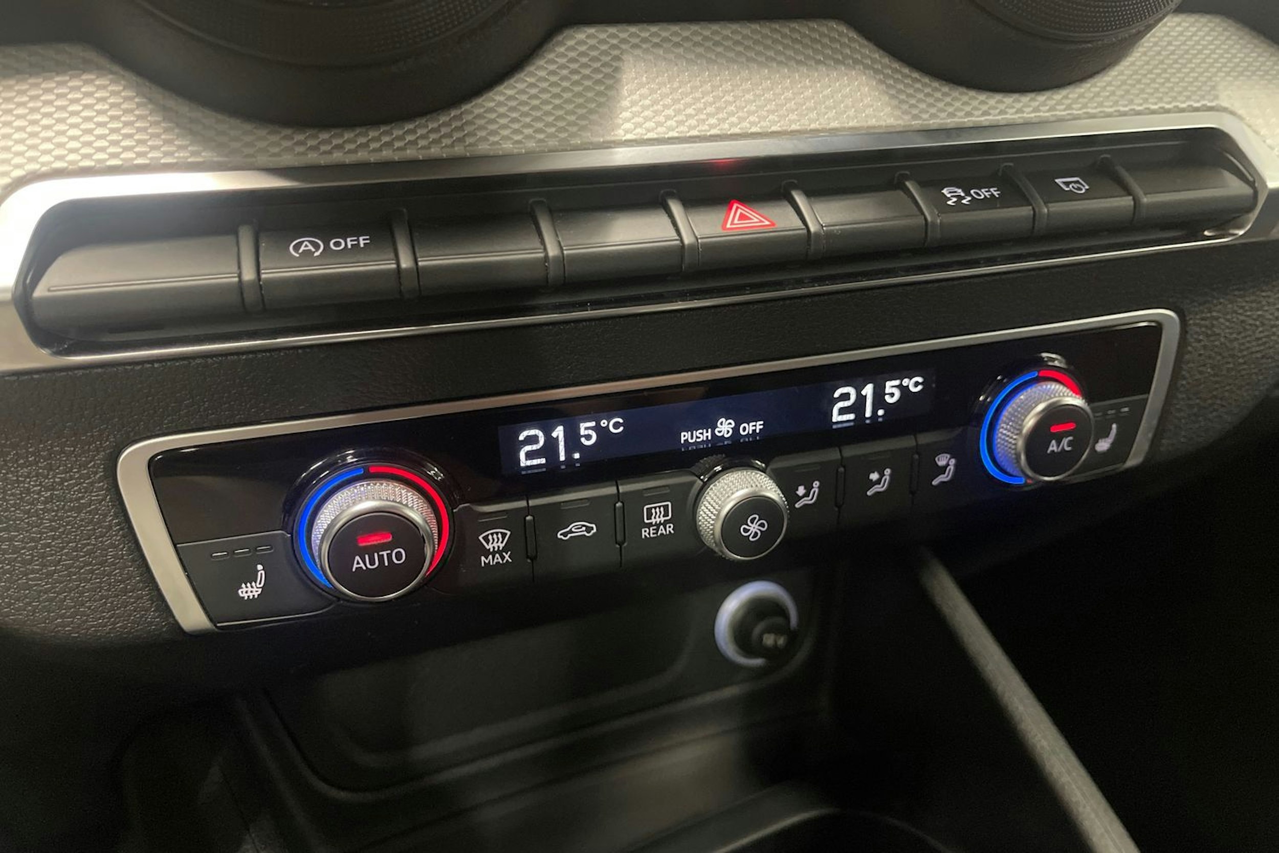 Harmaa Audi Q2 2018 kuva 23.