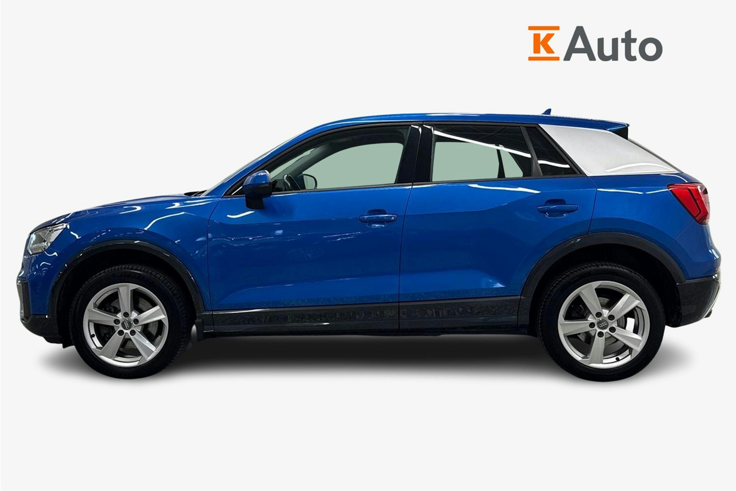 Sininen Audi Q2 2018 kuva 6.