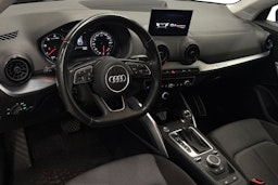 Sininen Audi Q2 2018 kuva 7.
