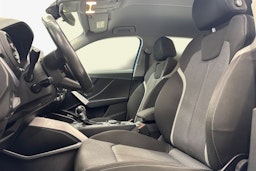 Sininen Audi Q2 2018 kuva 11.