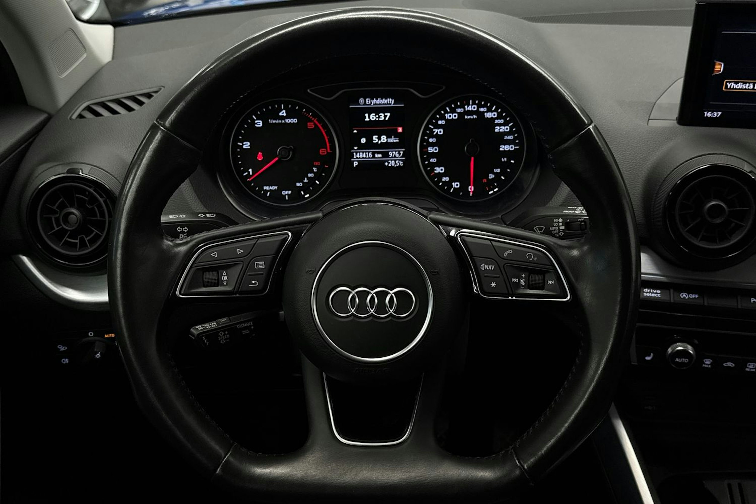 Sininen Audi Q2 2018 kuva 14.