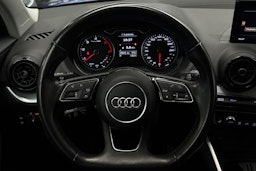 Sininen Audi Q2 2018 kuva 14.