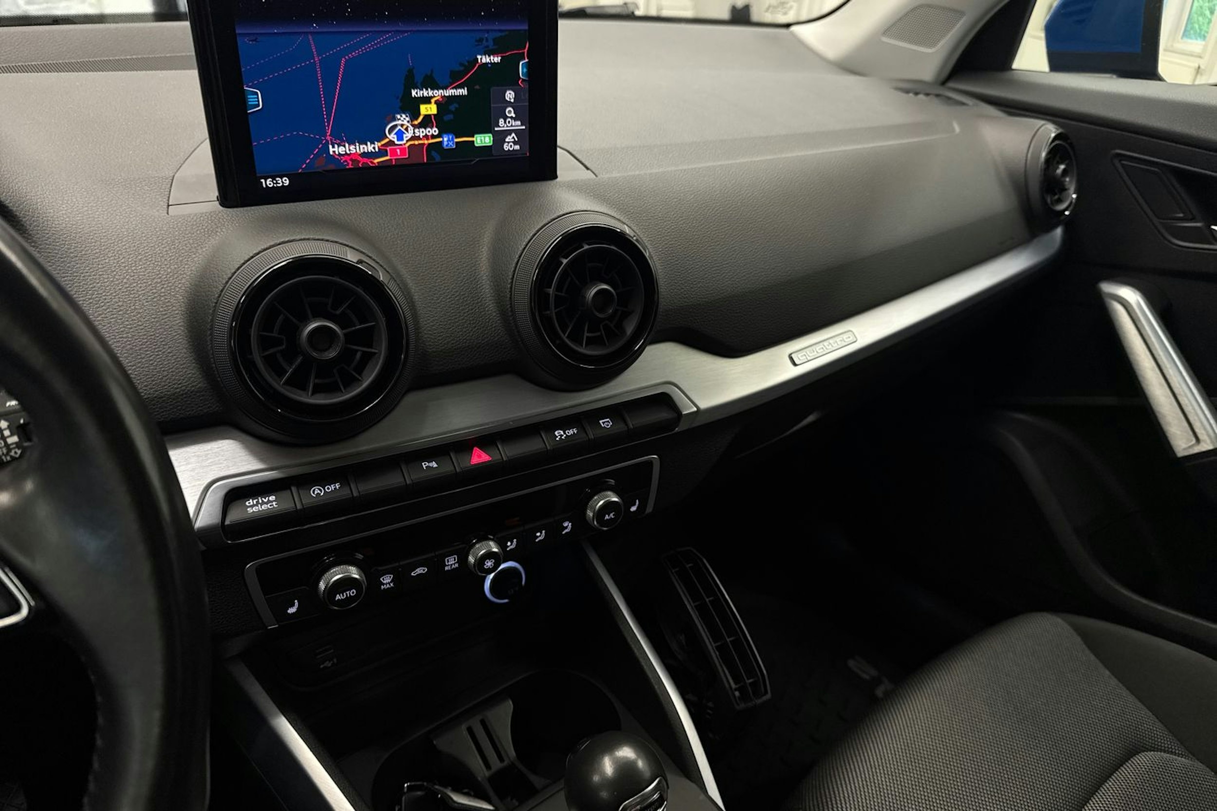 Sininen Audi Q2 2018 kuva 21.