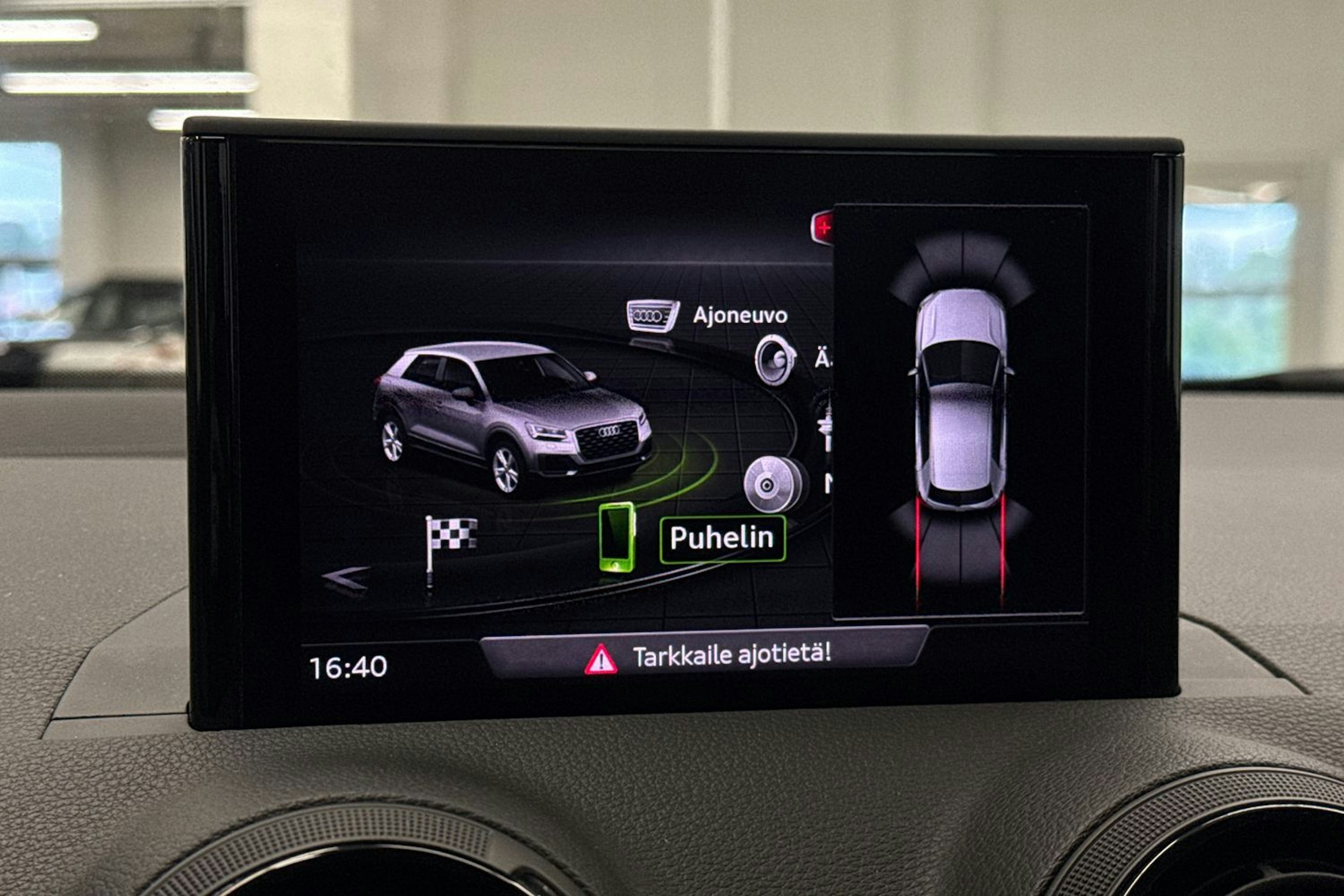 Sininen Audi Q2 2018 kuva 24.