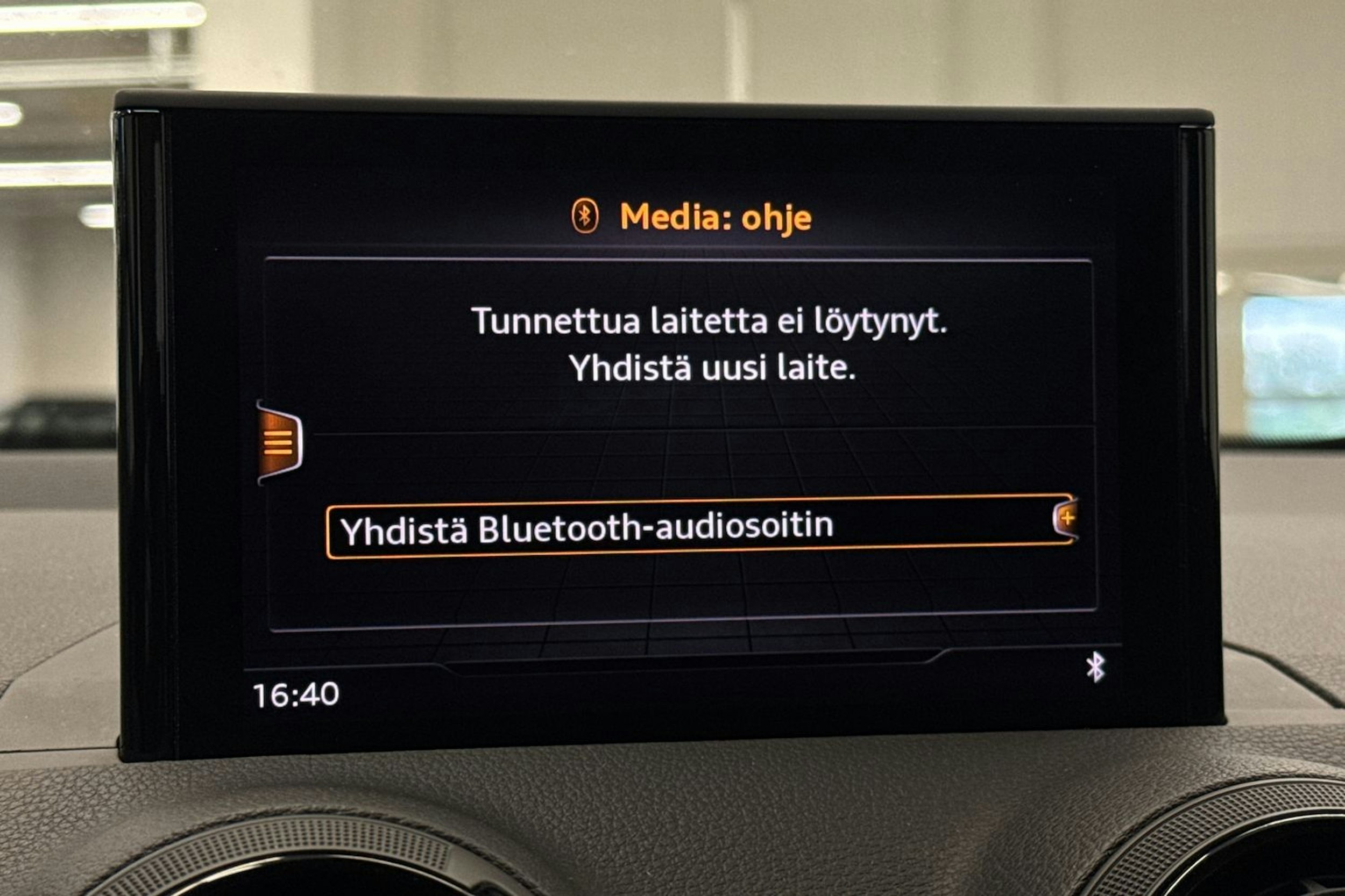 Sininen Audi Q2 2018 kuva 26.