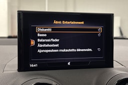 Sininen Audi Q2 2018 kuva 30.