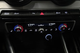 Sininen Audi Q2 2018 kuva 31.