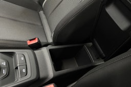 Sininen Audi Q2 2018 kuva 36.