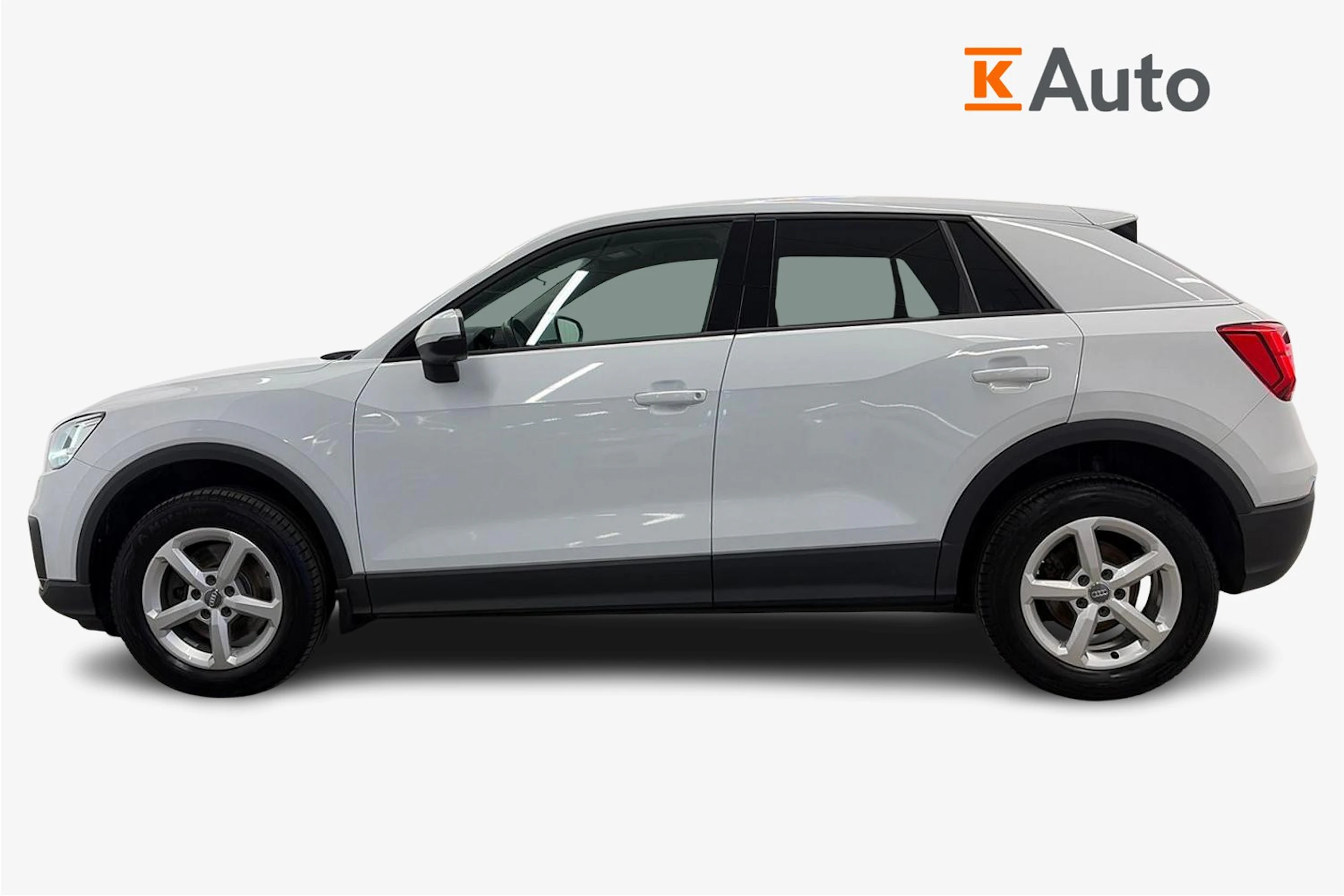 valkoinen Audi Q2 2018 kuva 5.
