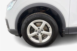 valkoinen Audi Q2 2018 kuva 9.