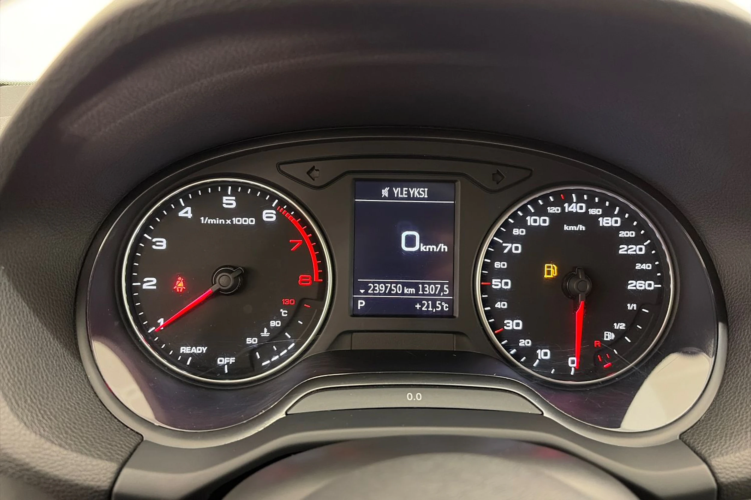 valkoinen Audi Q2 2018 kuva 12.