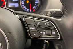 valkoinen Audi Q2 2018 kuva 14.