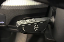 valkoinen Audi Q2 2018 kuva 15.