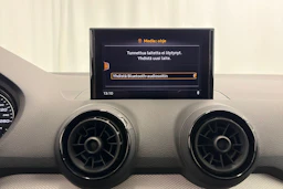 valkoinen Audi Q2 2018 kuva 16.