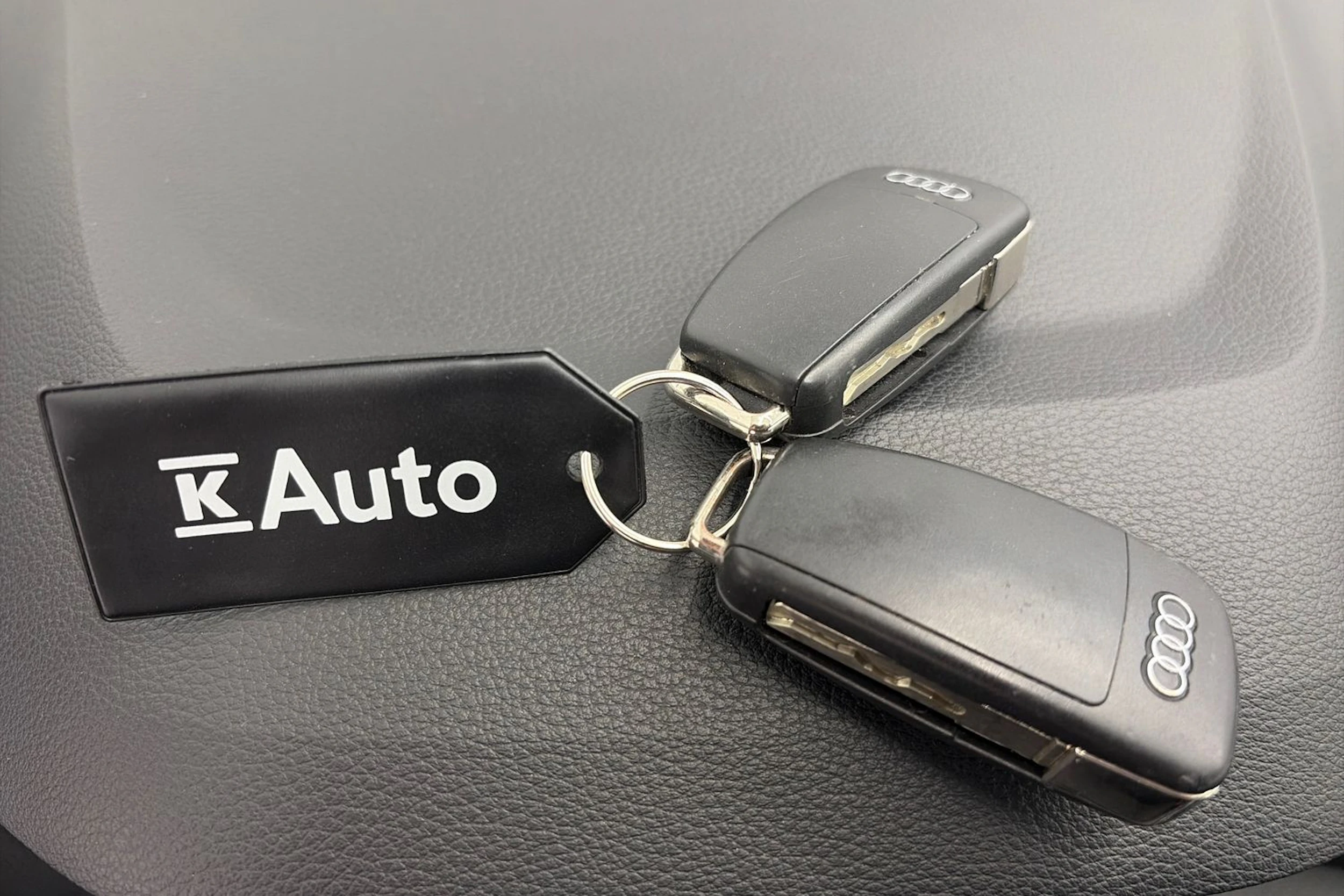 valkoinen Audi Q2 2018 kuva 22.