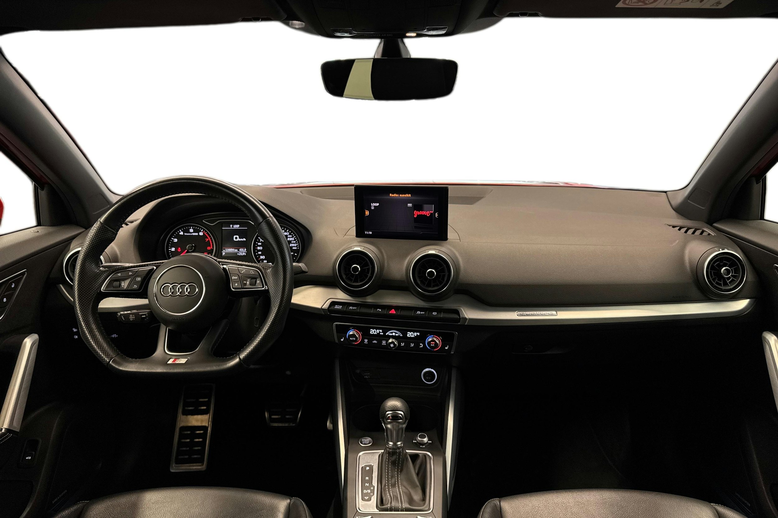 oranssi Audi Q2 2018 kuva 9.