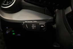 oranssi Audi Q2 2018 kuva 25.