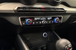 oranssi Audi Q2 2018 kuva 28.