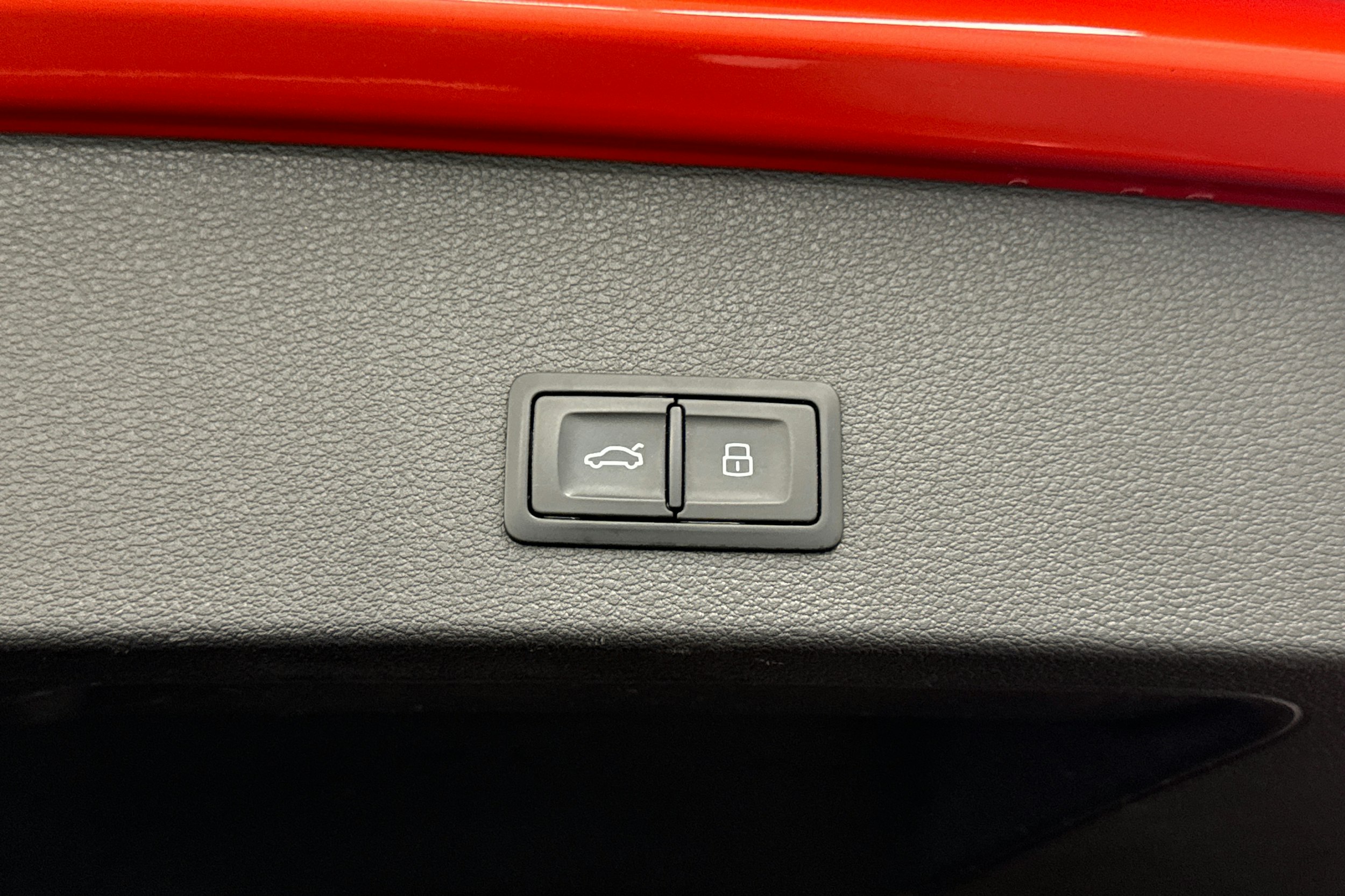 oranssi Audi Q2 2018 kuva 37.