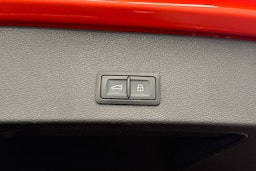 oranssi Audi Q2 2018 kuva 37.