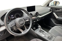 valkoinen Audi Q2 2018 kuva 6.