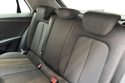 valkoinen Audi Q2 2018 kuva 8.