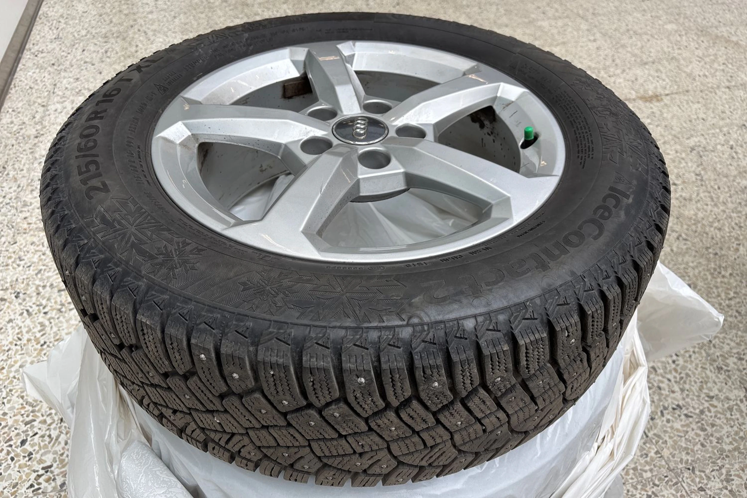 valkoinen Audi Q2 2018 kuva 11.